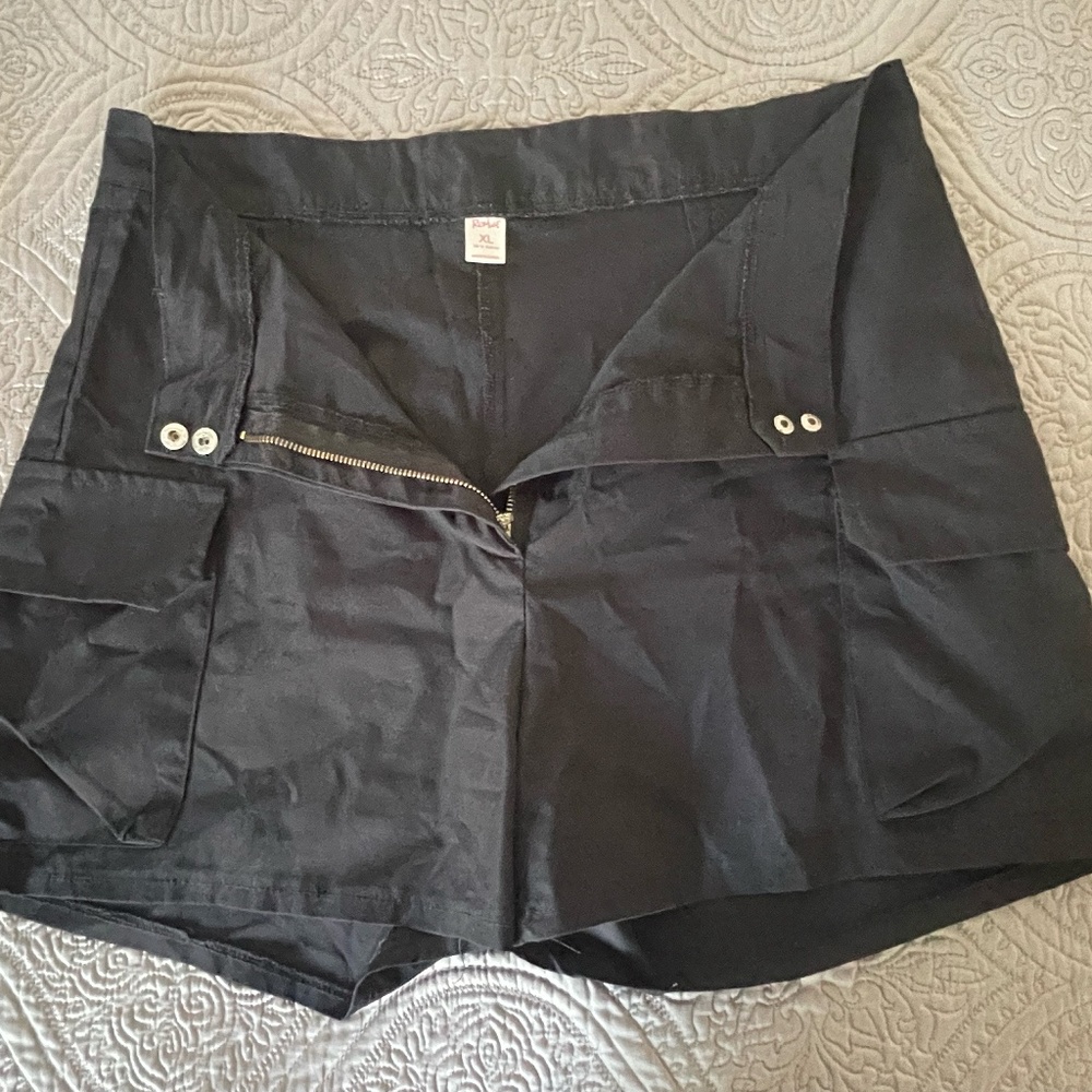 Women's Black Cargo Short with Ring
